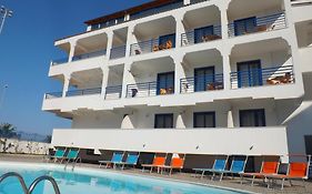 Hotel Yria